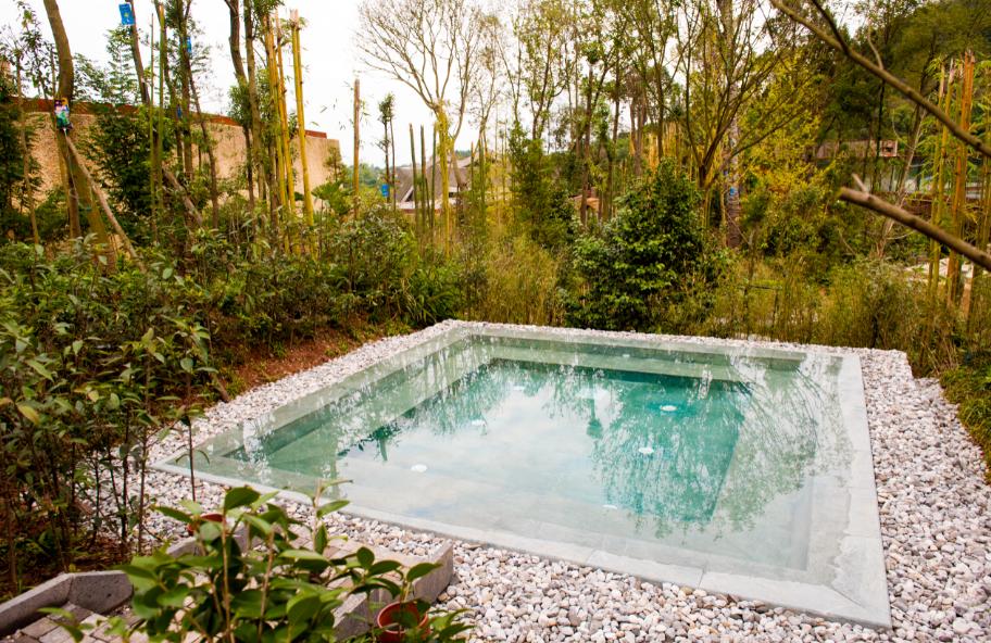 四川夏季适合泡天然温泉的地方,四川春节泡温泉推荐