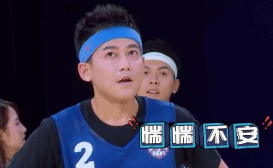 苏醒砸电视图片,苏醒名场面砸电视