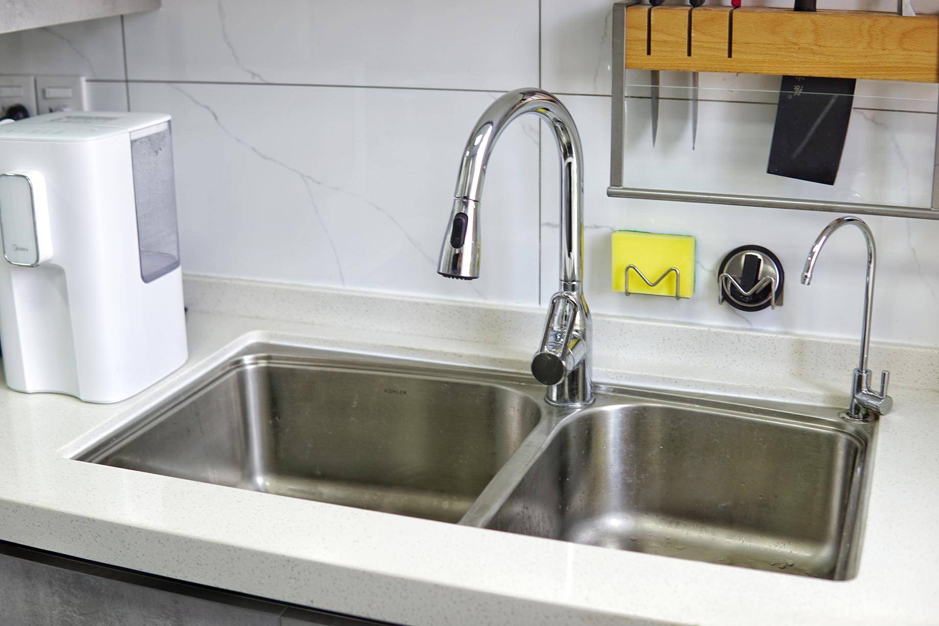 房价那么贵一点也不能浪费,台面净热一体净水机测评