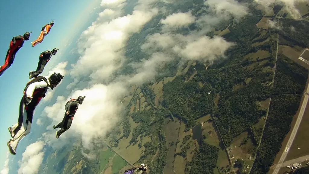 带你了解翼装飞行,翼装飞行为什么还能由低而高