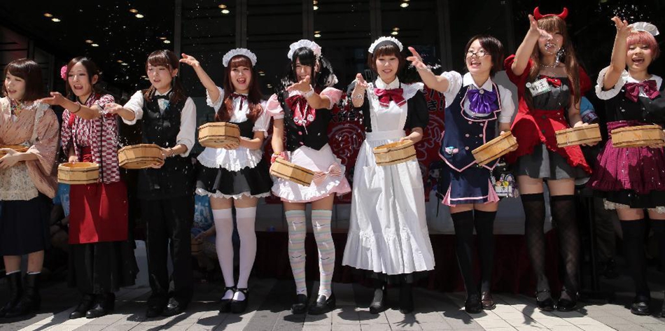 女仆装小考：为什么这种制服文化在日本特别流行？|张小玉