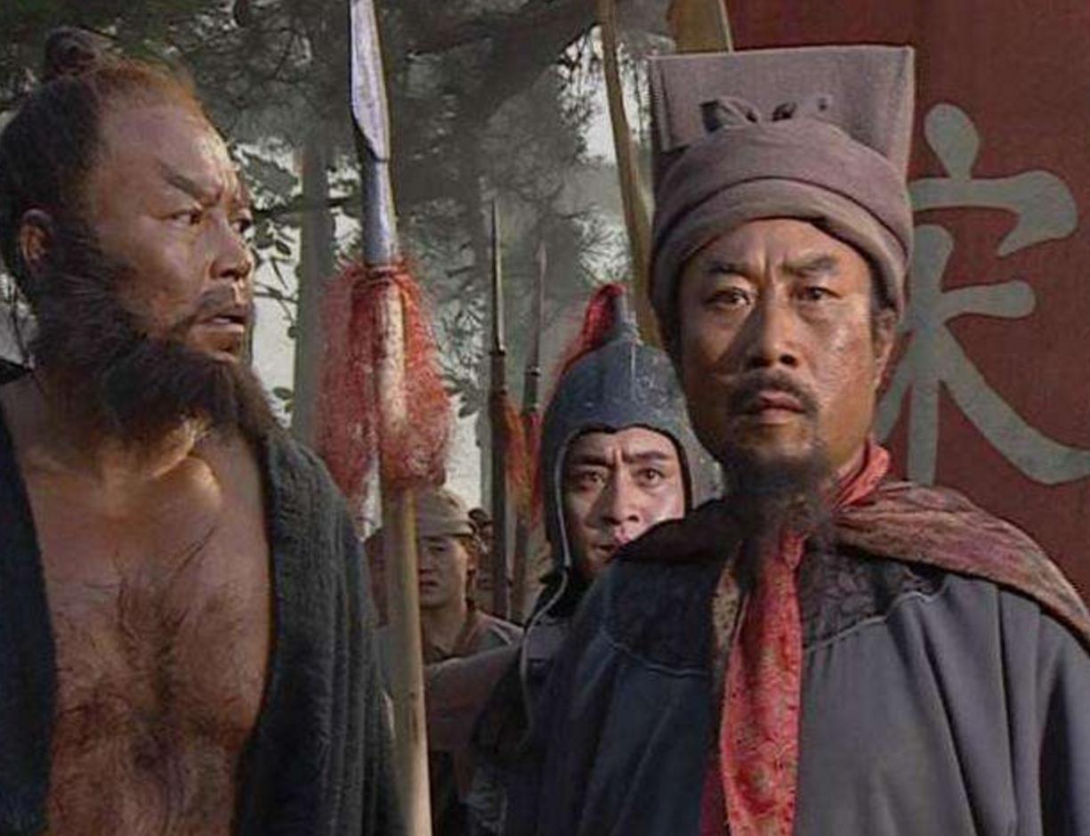 水浒传中宋江为何坚持招安，不自己称王？不是他不想，而是他不能