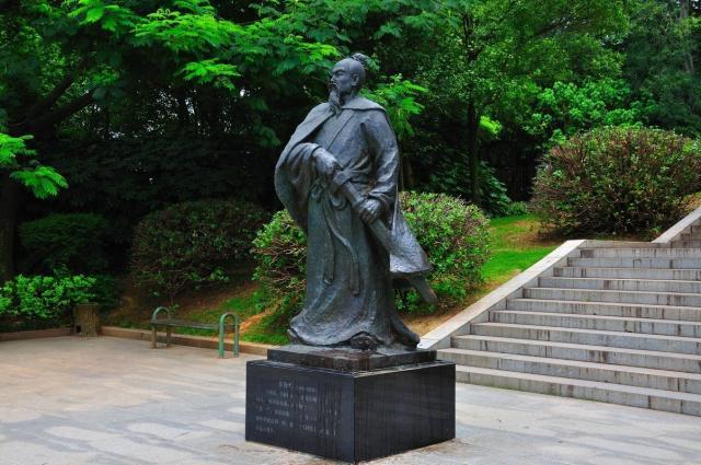 中秋不能见面一起看月亮的诗句,形容中秋节没有月亮诗句