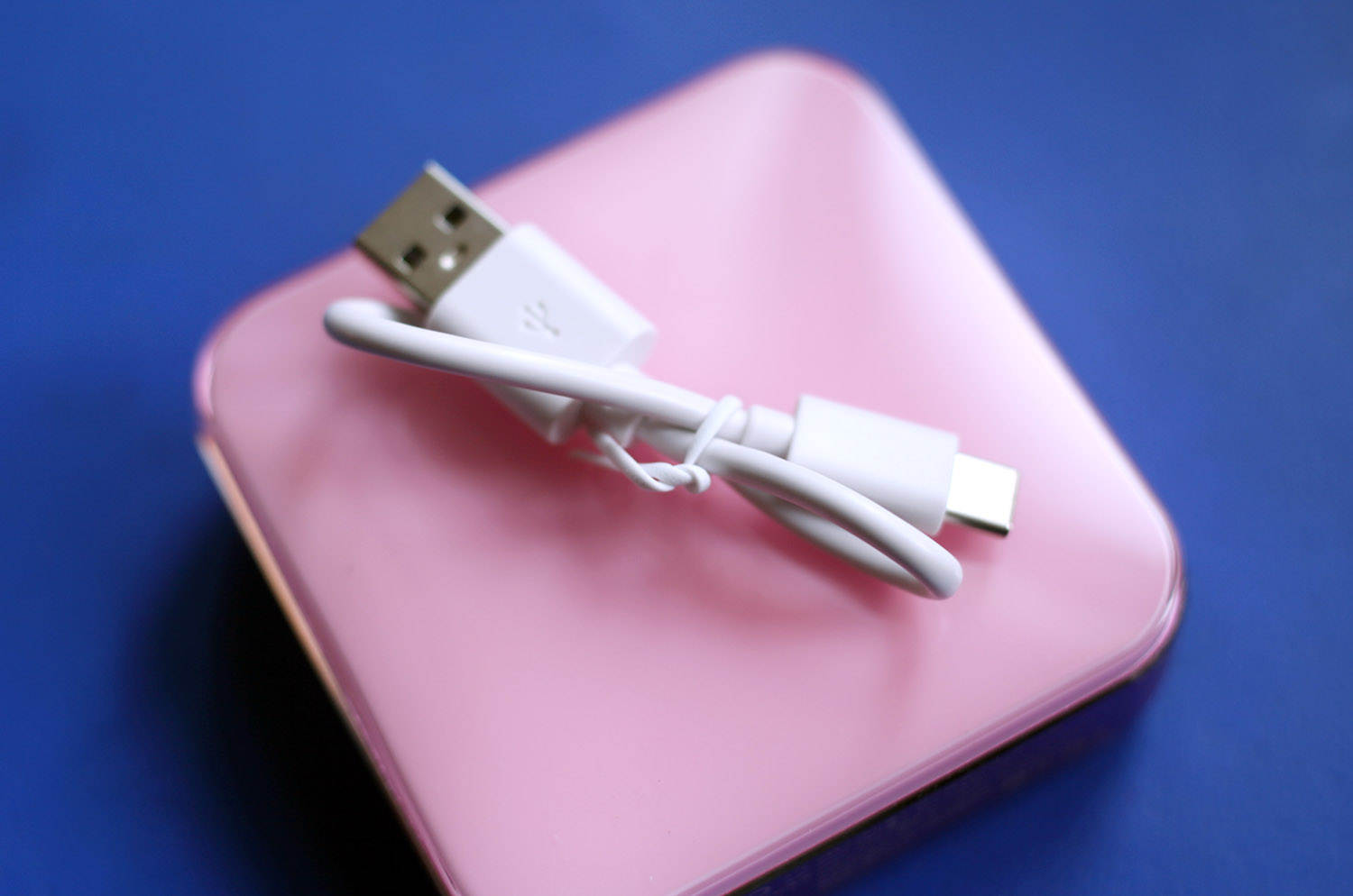 aigo移动电源,aigo大容量移动电源