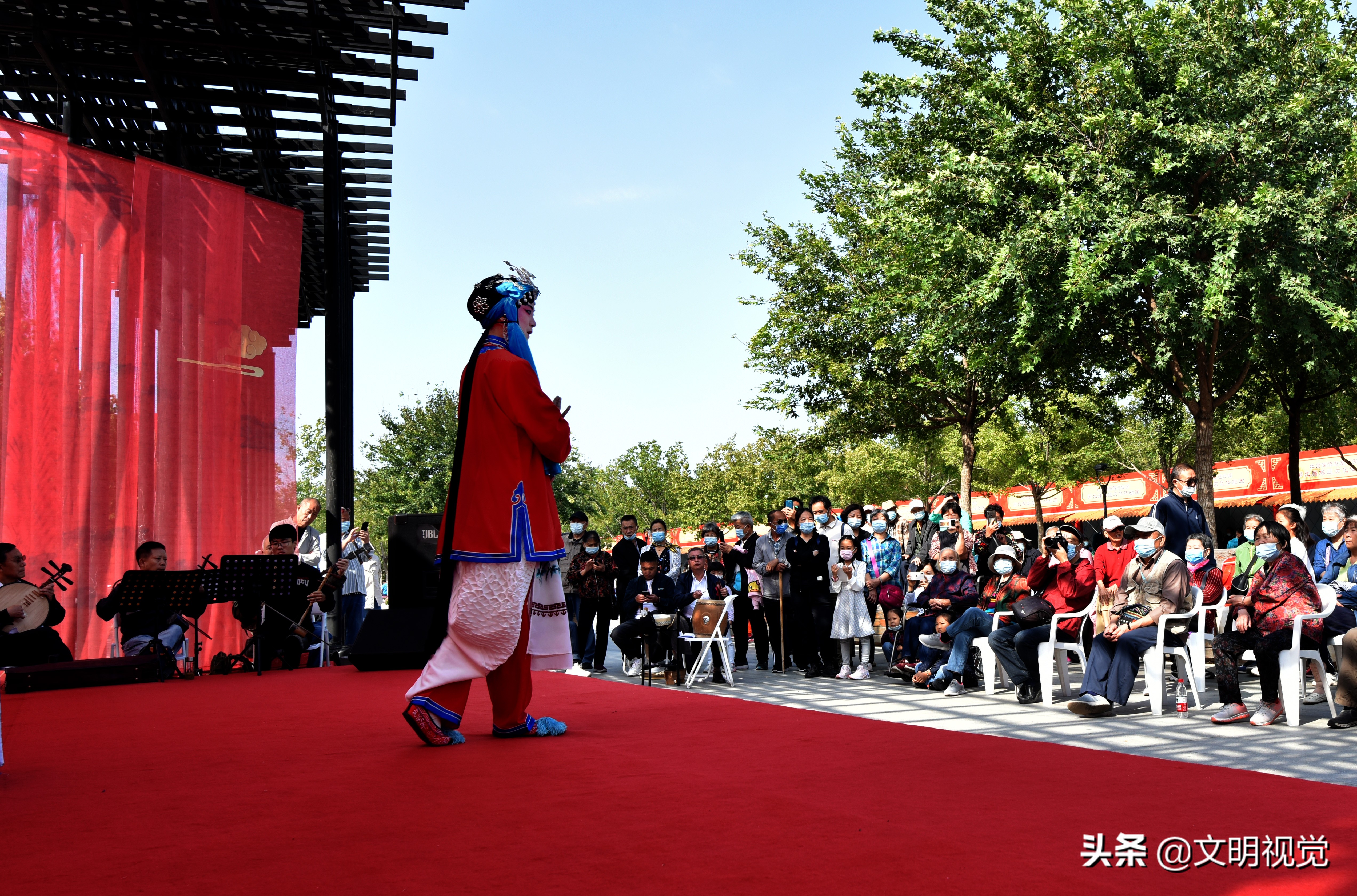 市民国庆节在“国雕”体验非遗文化的魅力