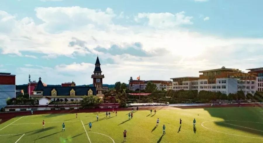 四川汽车职业技术学院汽车实训,成都汽车职业技术学校研学基地