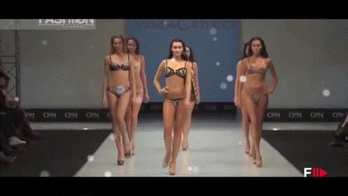 意大利时装周走秀模特,意大利之夏模特走秀现场高清