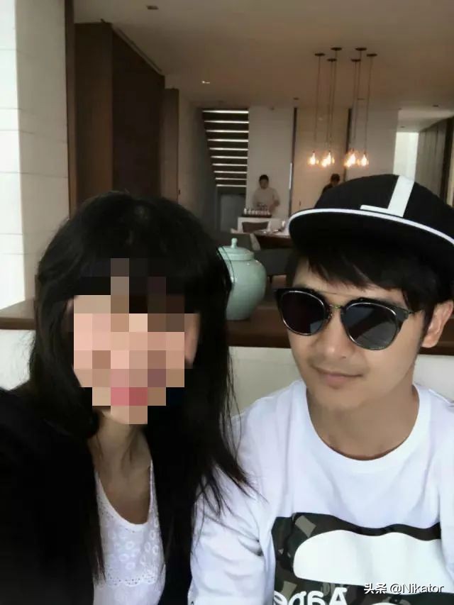 被明星们争相打卡的白色沙发有何魅力?