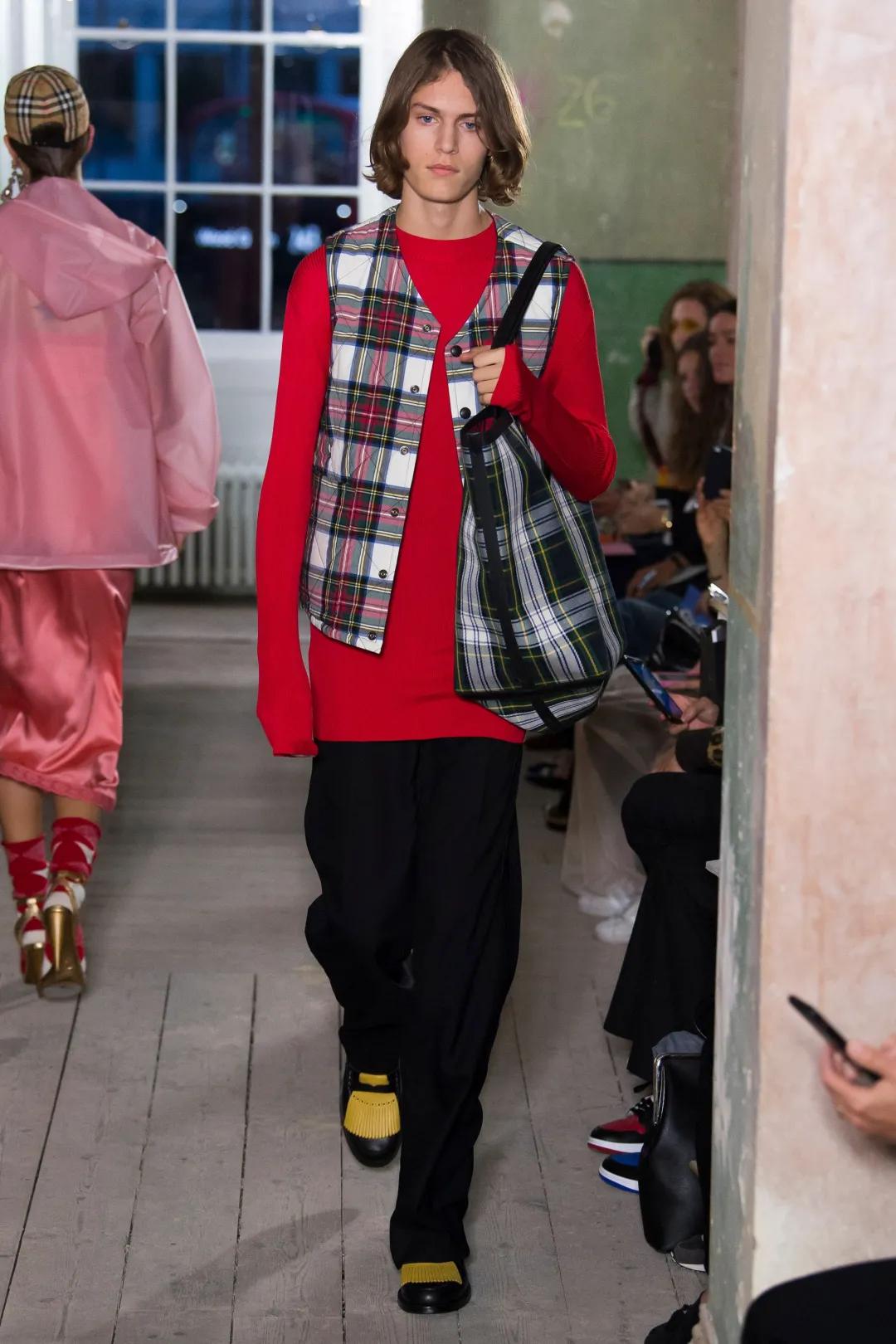 痰盂变果篮,痰盂被人玩出了新花样