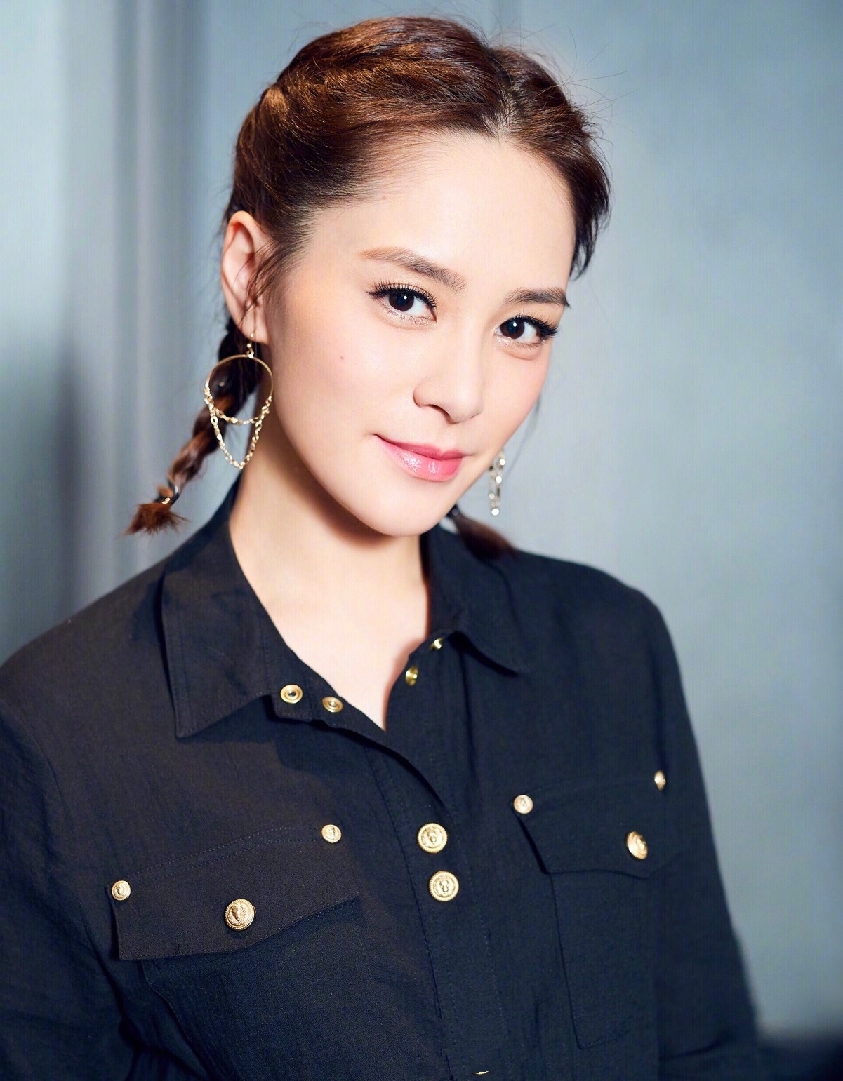 脸上有痣的女生都非常漂亮,脸上哪几个地方长痣是气质女神