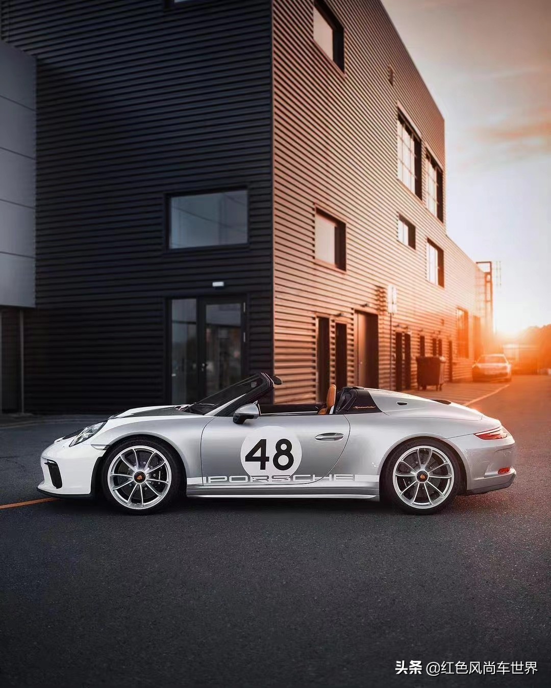 保时捷911turbos硬顶敞篷版街拍,保时捷911跑车传奇展闪耀登场