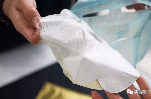 敷面膜的时候面膜纸要扔掉吗,敷面膜外面的塑料纸扔掉吗