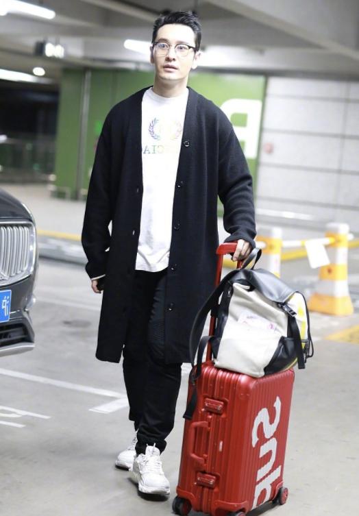 上了年纪发际线,黄晓明额头