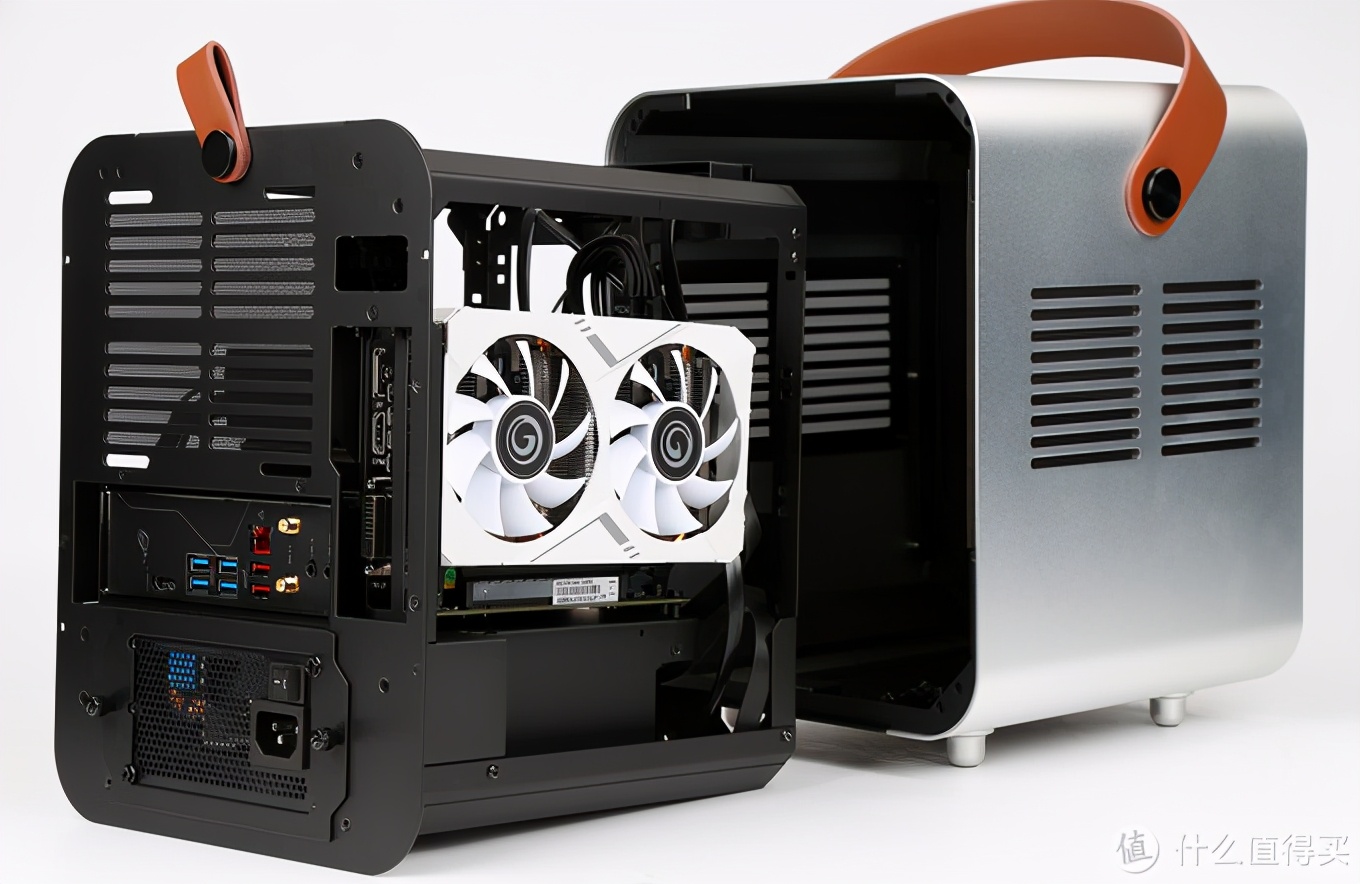 一台可以玩大型游戏的主机,可以拎起来的电脑主机