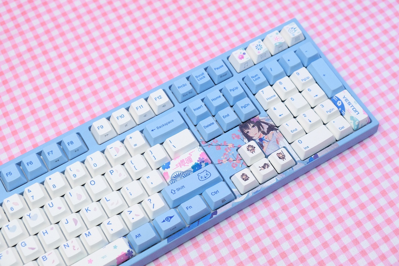 盈通阿米洛联名樱瞳花嫁键盘,盈通阿米洛樱瞳花嫁