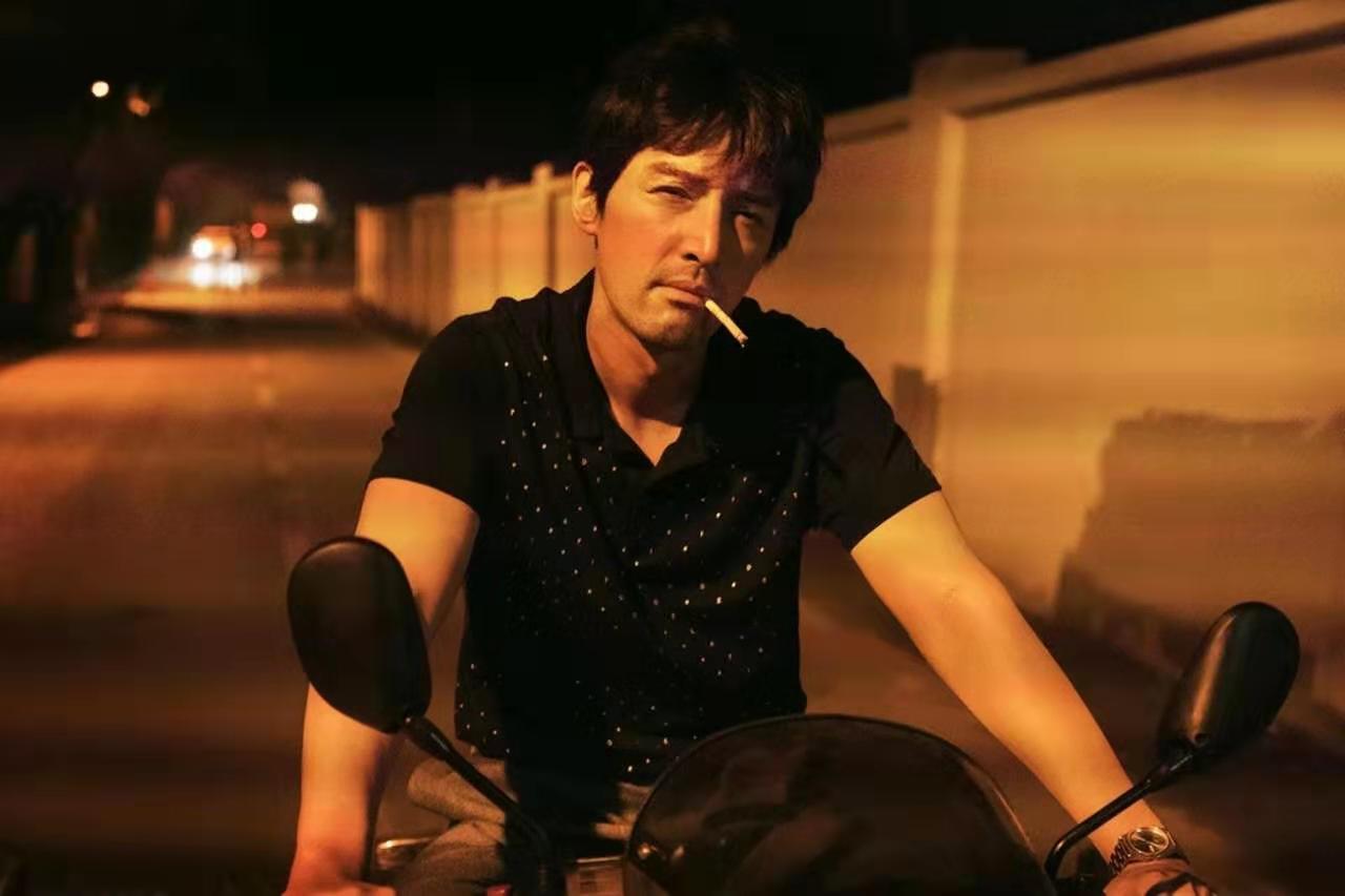 《南方车站的聚会》：人性聚会！“拿命换赏金”故事中的惊艳