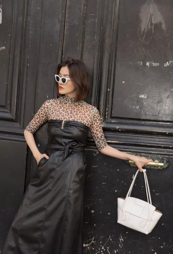 最新款的腰包简单一点,斜挎腰包最值得入手的大牌