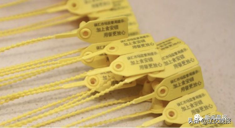 点外卖遭骑手盒内吐唾沫,吐口水外卖骑手已被永久封号