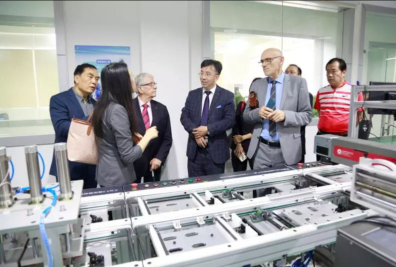 铸就中国智能制造教育平台,爱华教育与德国专家共建职教生态