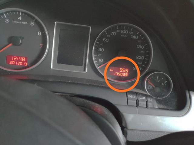 奥迪助力泵异响怎么解决,18年奥迪a4方向助力失效