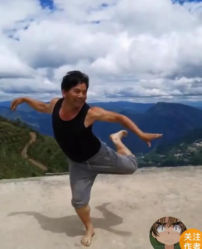 即使满身泥泞也要勇敢前行,即使脚踏淤泥也要仰望星空