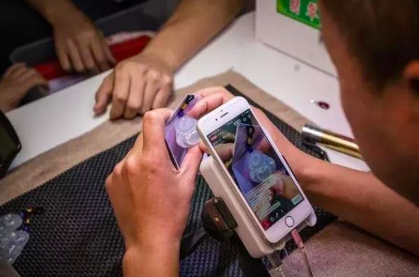 翡翠生意直播间,众生相翡翠