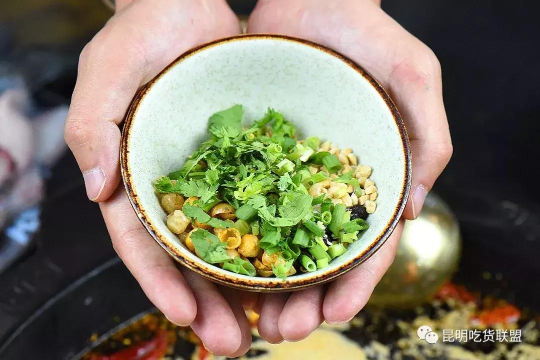 昆明最好吃的清汤鱼火锅,云南地道鱼火锅店推荐