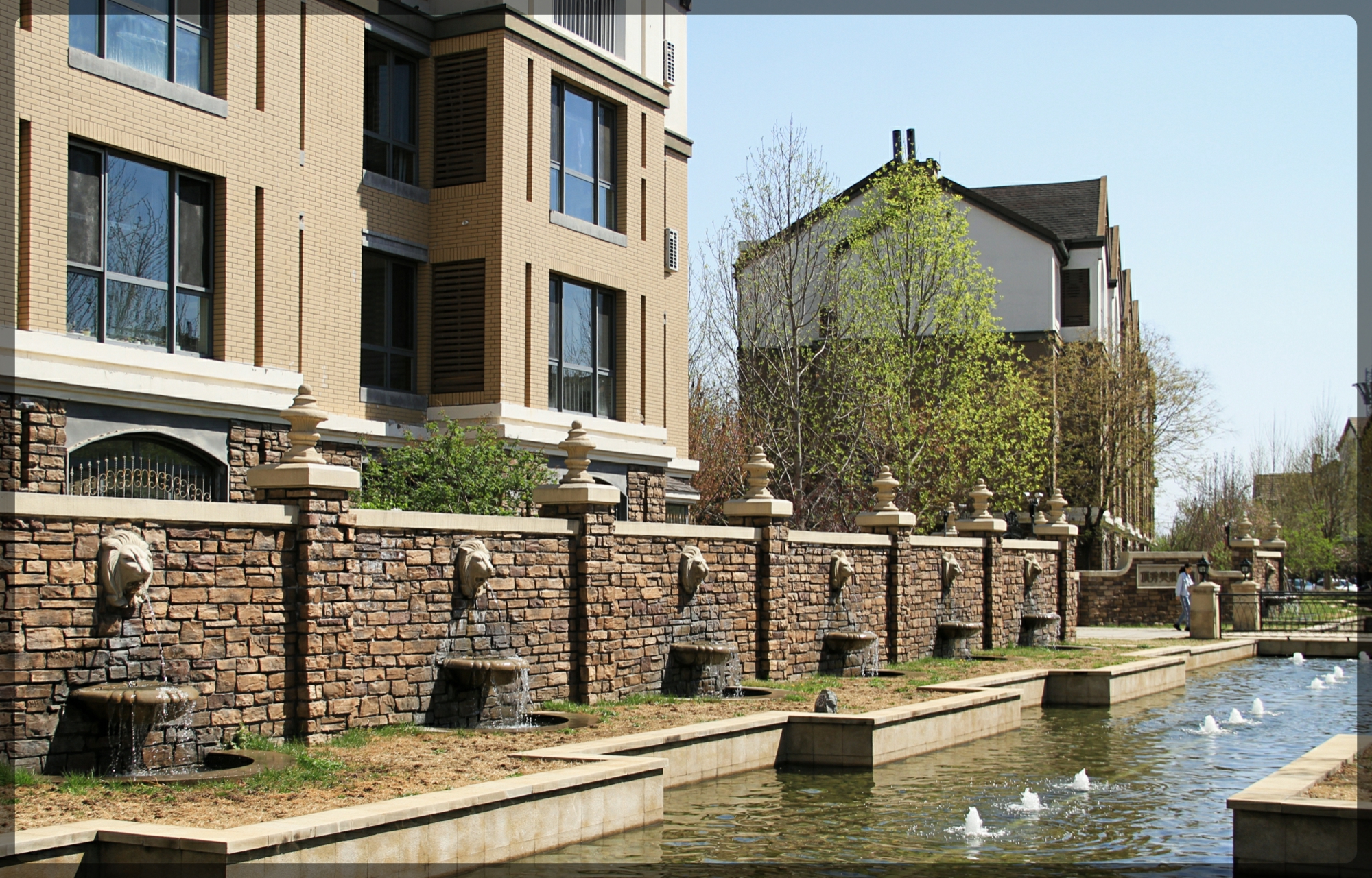 顶秀美泉小镇景区,顶秀美泉欧洲小镇