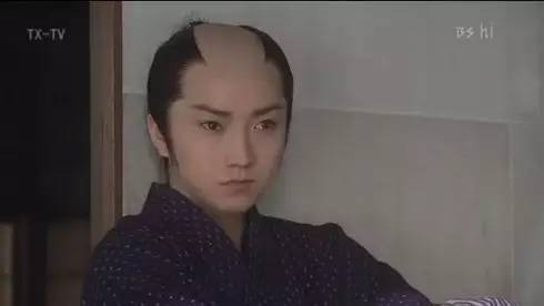 小栗旬日式头发,日版小栗旬发型