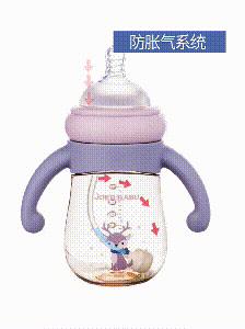 宝宝一眼相中的奶瓶,宝宝奶瓶尝试了很久还不会喝