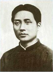 1929年敌人要挖毛主席祖坟，堂兄舍命保护，建国后主席如何报答？