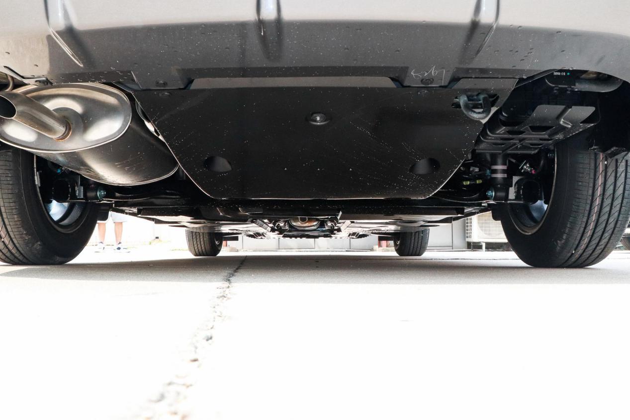 日产轩逸和朗逸哪个值得入手,伊兰特和轩逸哪个更值得入手