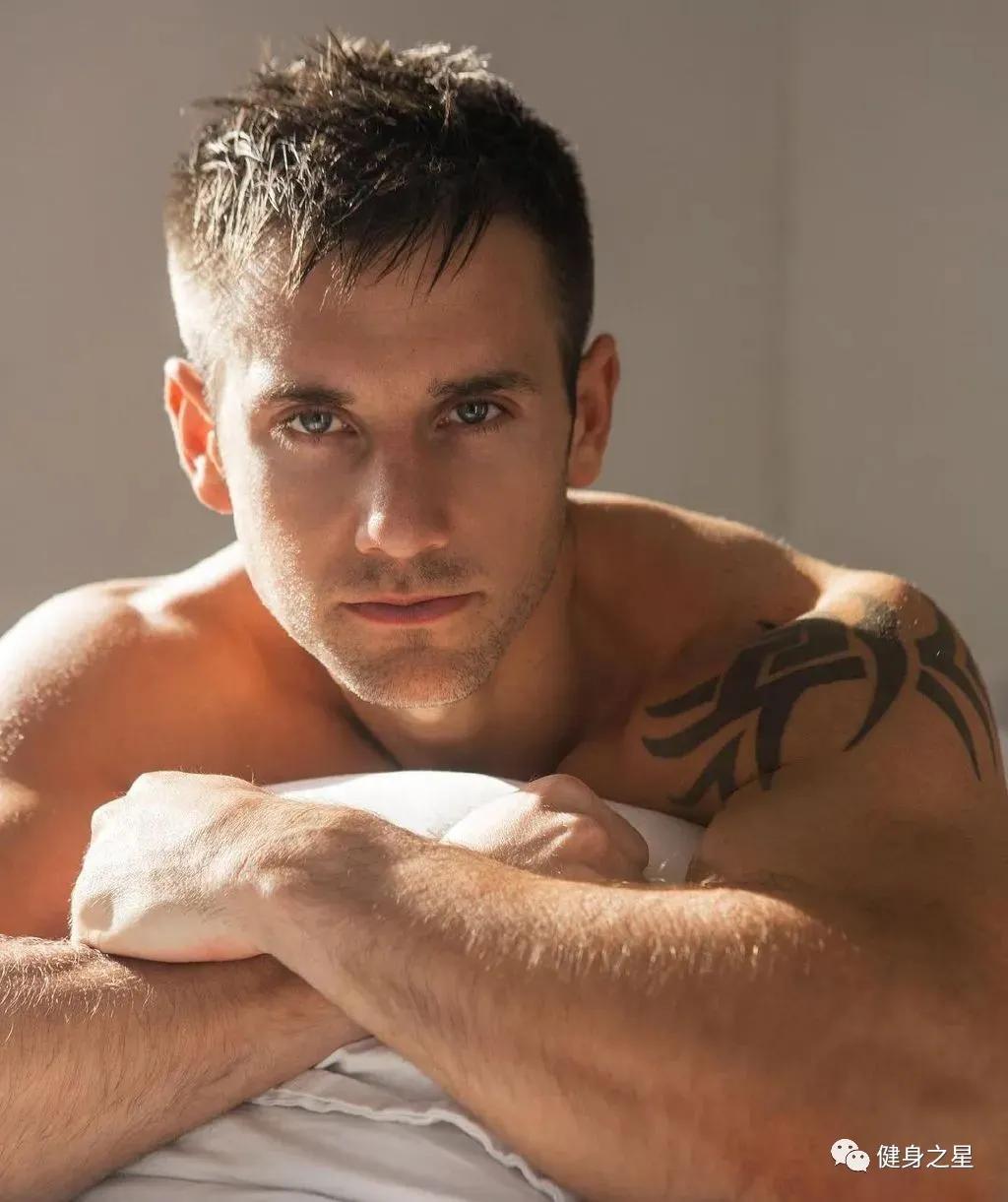 酷似海王的男模,酷似陈冠希的肌肉男