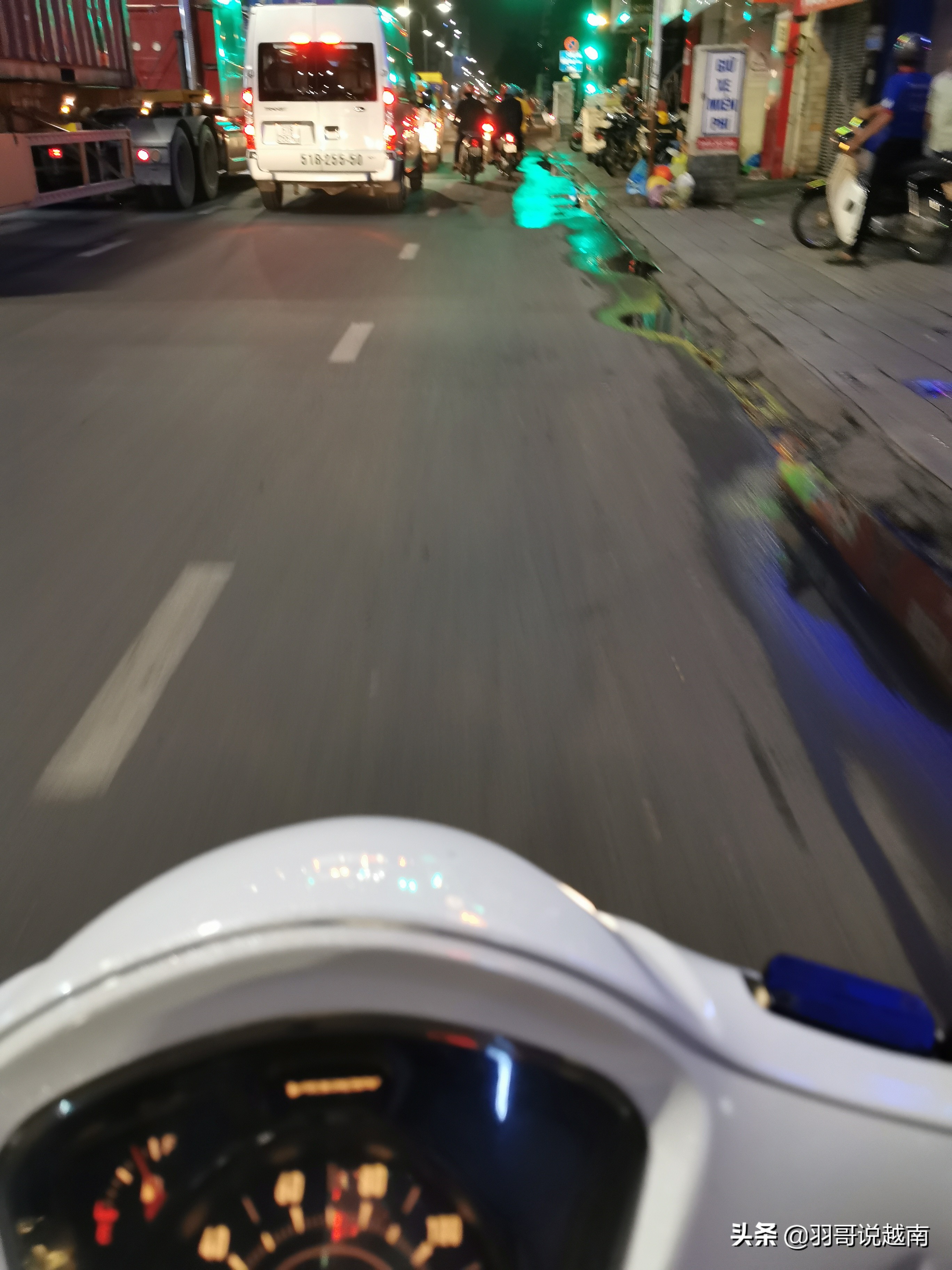 在越南有辆摩托就能拥有一切,在越南旅游能找到女朋友吗