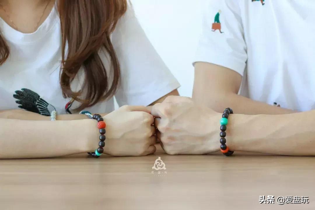 男士锁骨链搭配图片,锁骨链搭配什么衣服