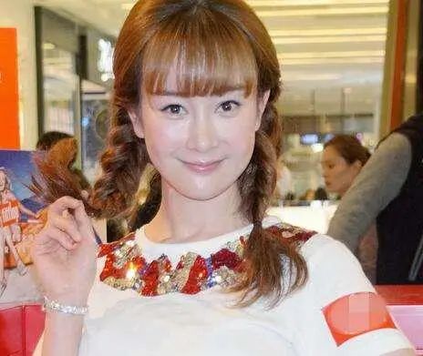 19岁大红却自毁名声，整容、当小三还撕原配太嚣张