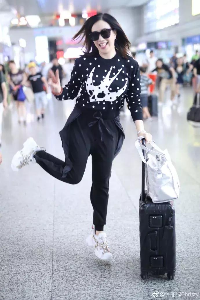 为国生孩子，亚洲女神竟然变得这么丑！