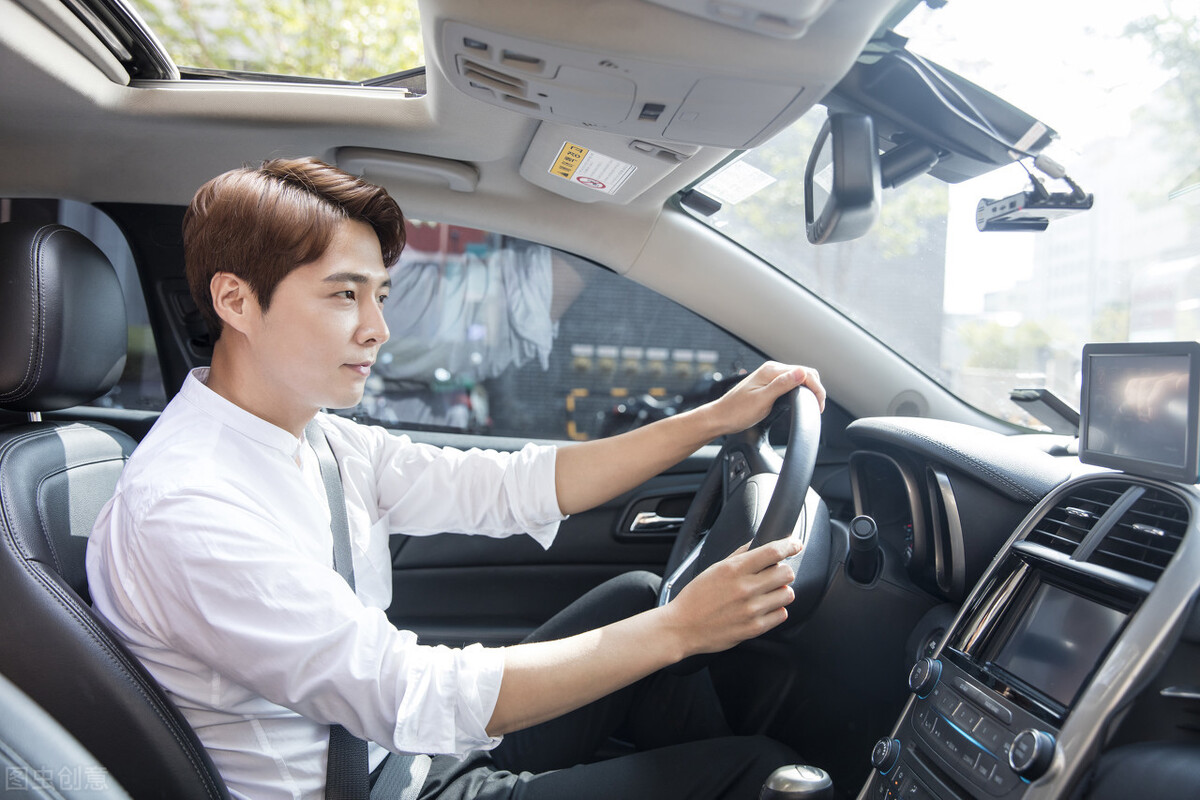 新手开车怎么把车开的更稳,新手开车怎么才能开好车