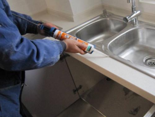 室内玻璃胶要不要防霉的,玻璃胶在室内有什么危害