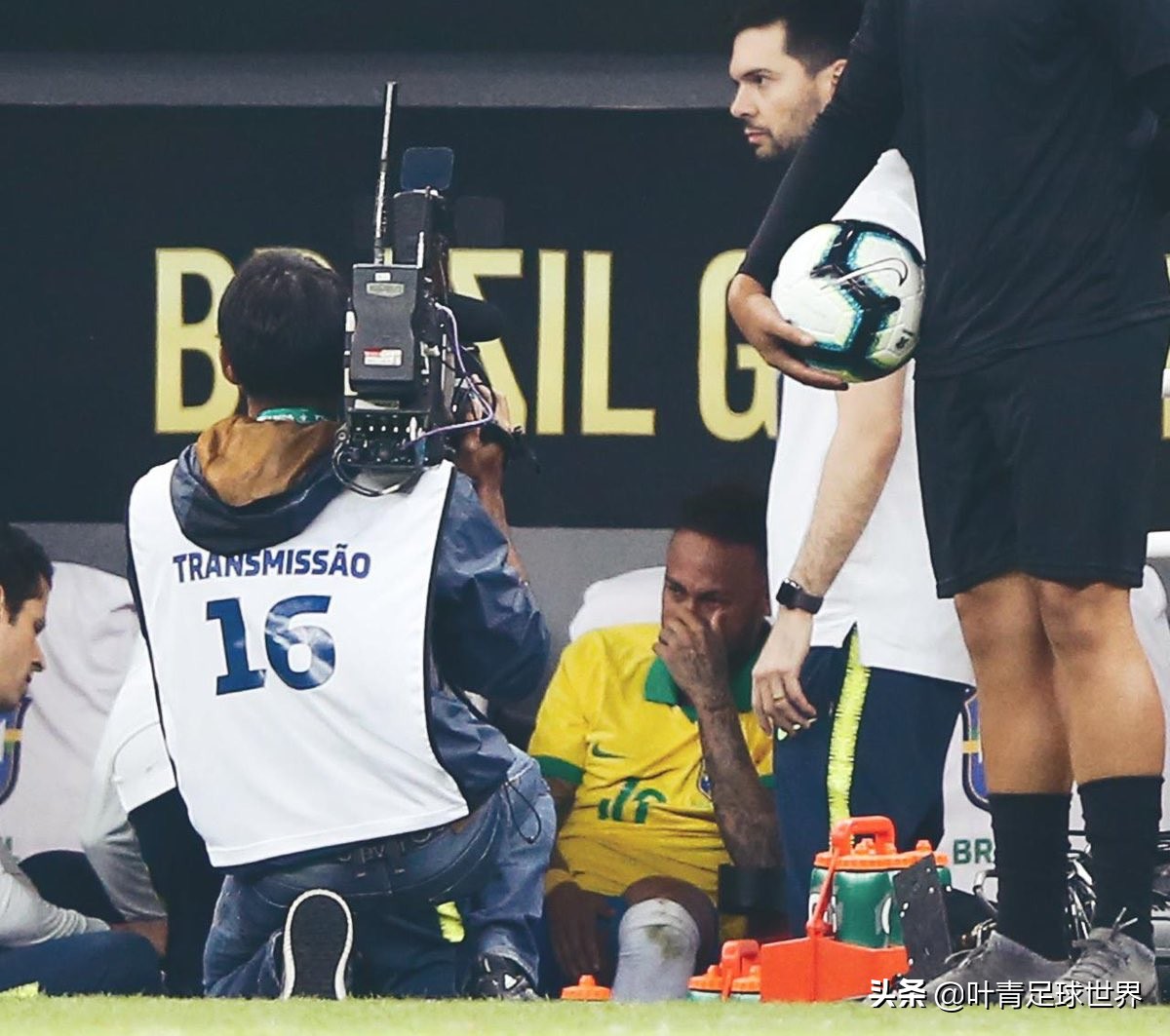 内马尔受伤巴西最近比赛,14年巴西内马尔受伤