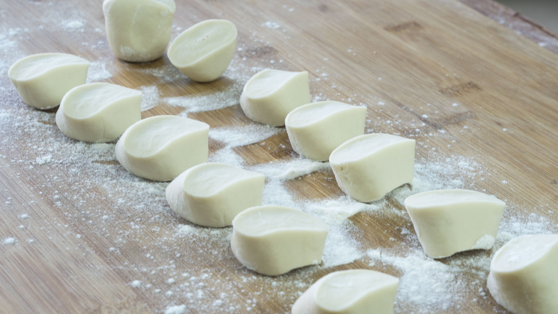 两种彩色饺子皮的多种做法,饺子皮的10种做法大全集