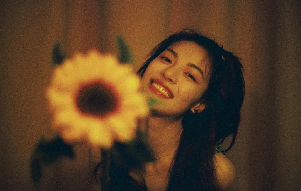 模特拍照姿势怎么调,模特拍视频如何保持松弛感