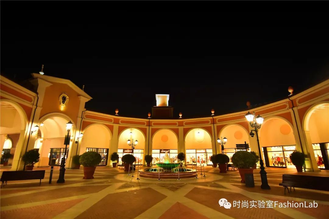 2折起的国际奢品折扣,去到这个意式奥莱小镇就能秒到