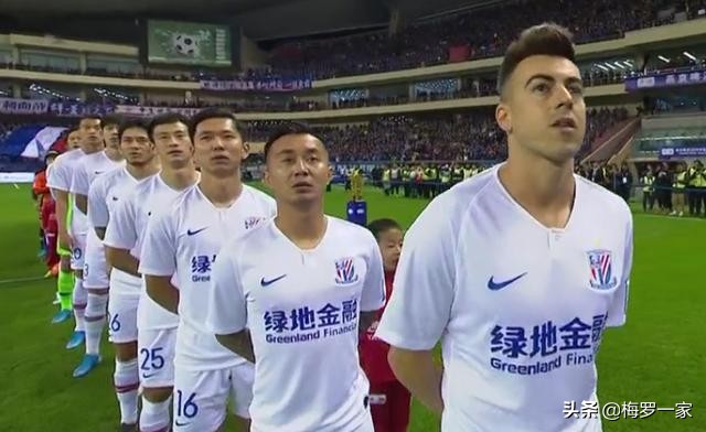 莫雷诺赛后跪行致谢,当年申花外援莫雷诺跪行半场流泪