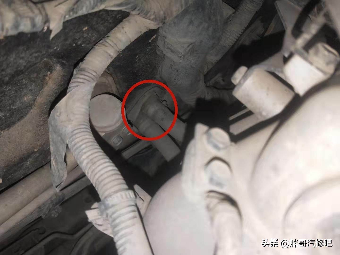 汽车暖风不热清洗暖风水箱管用吗,防冻液用了一段时间没颜色了