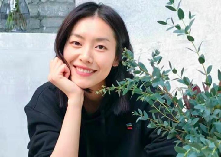 刘雯解约蔻驰原因,刘雯解约蔻驰后的影响