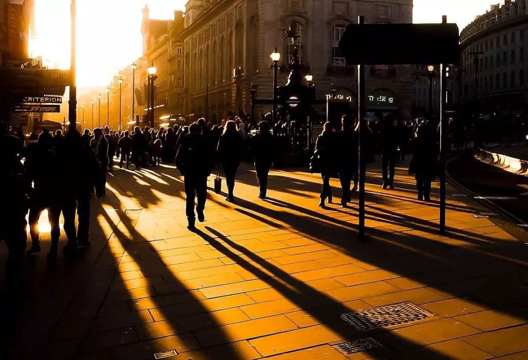 人性才是灾难的根源,任何危机都是人性考验