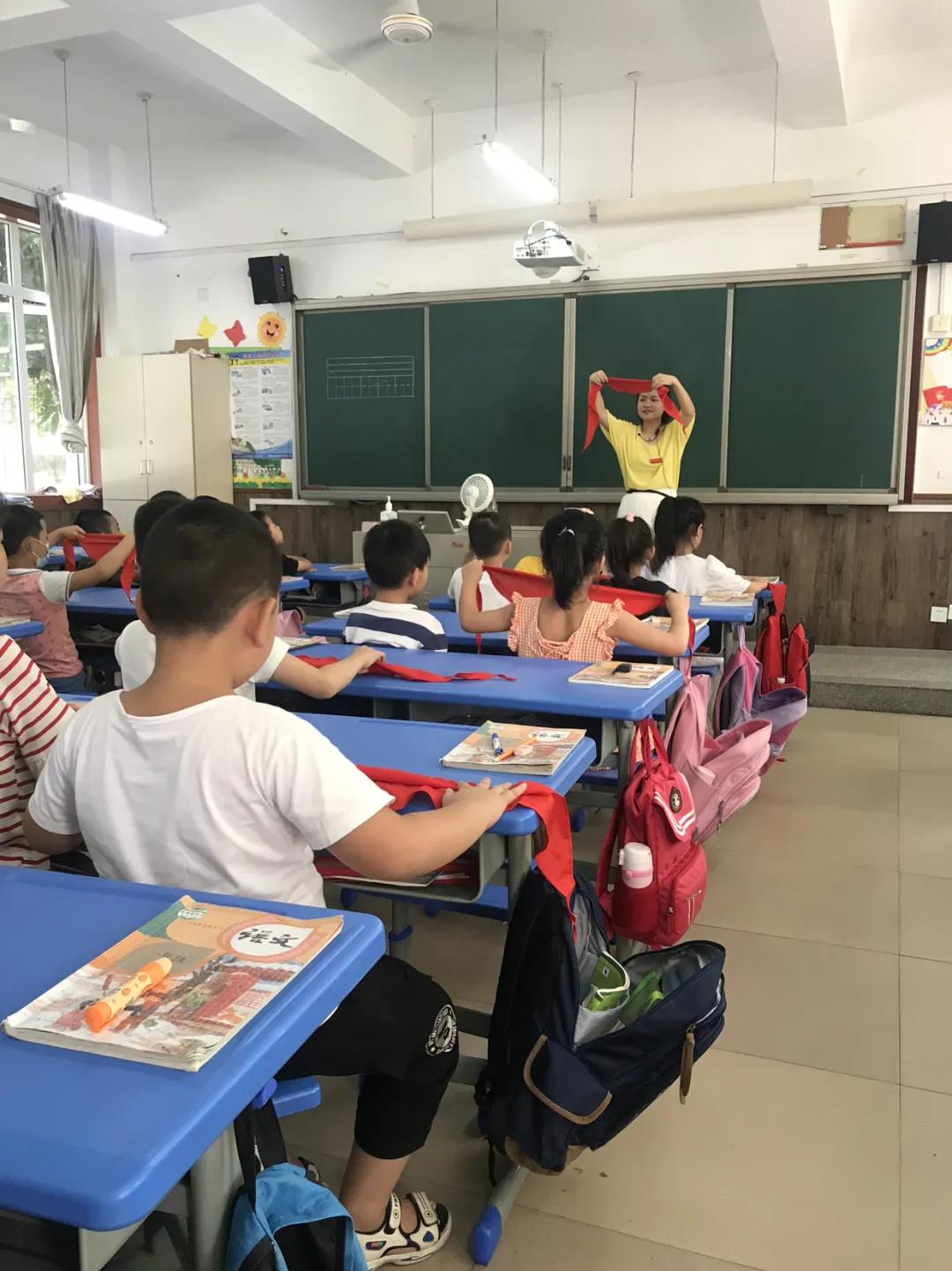 “展翅中国梦，腾飞我少年”福州市晋安区实验小学“从小学先锋，长大做先锋”少先队建队日系列活动简报