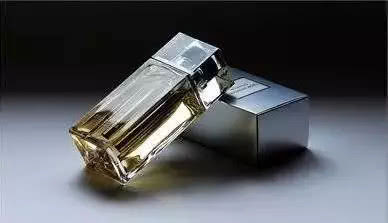 化妆上瘾的症状,化妆会引起上瘾吗