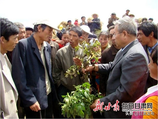 王一航：与农民一起扶犁37年马铃薯育种世界称王